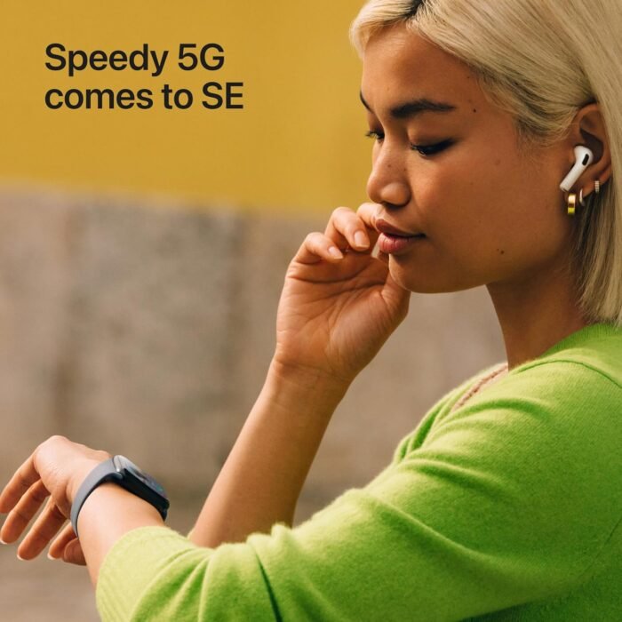 Apple Watch SE 3 GPS + Cellular with Starlight Sport Band